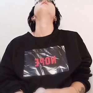 【初出演】メガネが似合うイケメン男子！タトゥ入った左手で最高に気持ちよさそうな表情