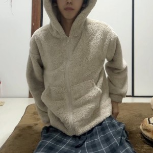 【顔出し】爽やかイケメン勝男が過激なセクシーパンツを履いたまま竿にローションをたっぷり塗ってオナホオナニーとアナニー公開！